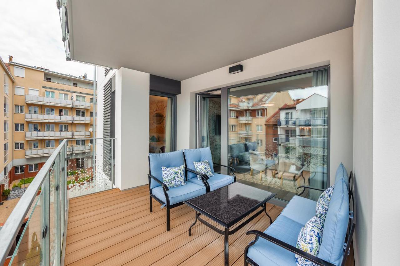 Apartamenty Sun & Snow Nadmorskie Tarasy Z Basenem Kołobrzeg Exteriör bild