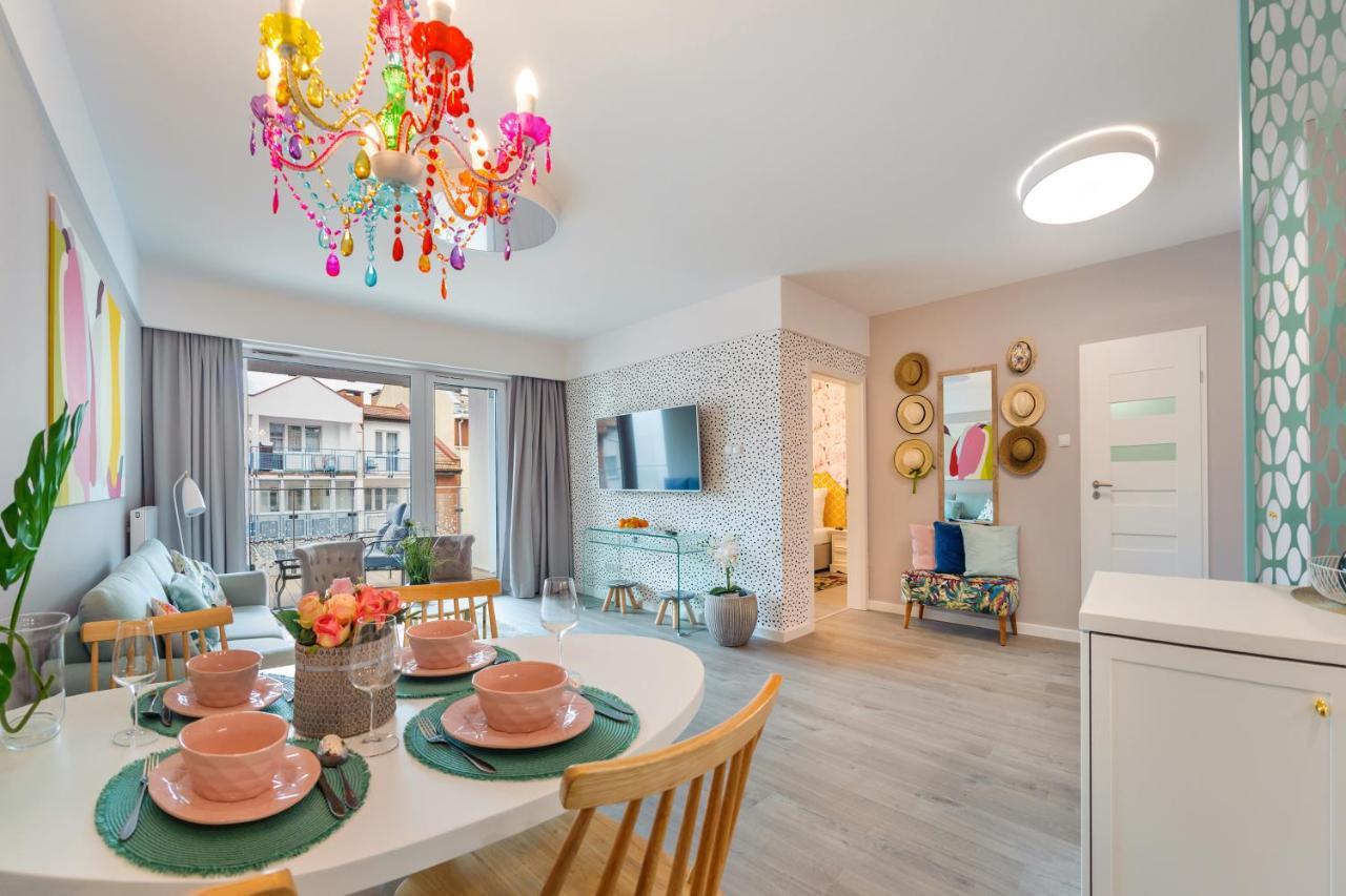 Apartamenty Sun & Snow Nadmorskie Tarasy Z Basenem Kołobrzeg Exteriör bild