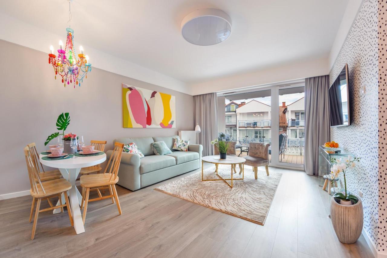 Apartamenty Sun & Snow Nadmorskie Tarasy Z Basenem Kołobrzeg Exteriör bild